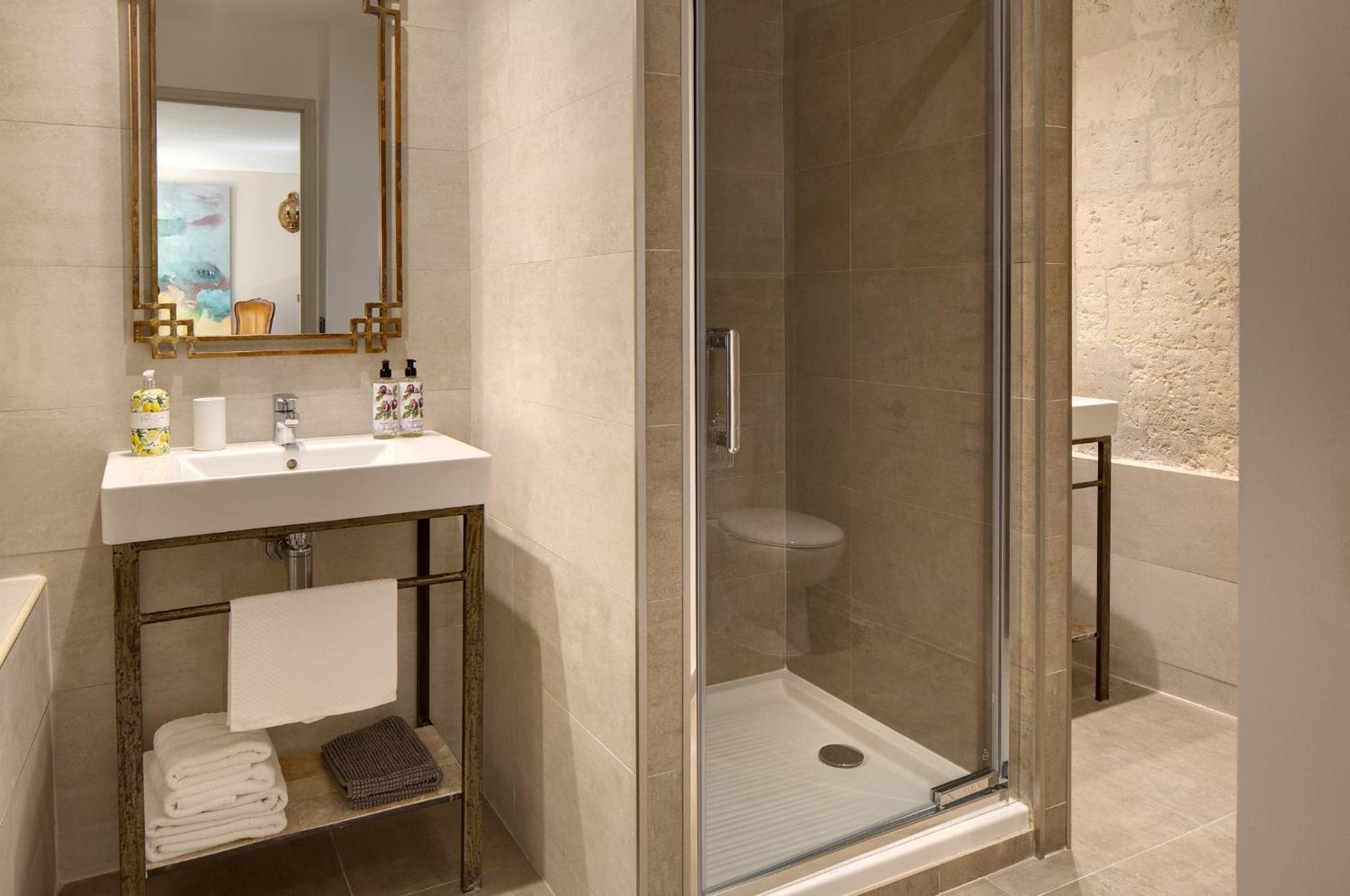 La Maison Des Augustins 4 Stars Spa Et Fitness Avignon Pokoj fotografie